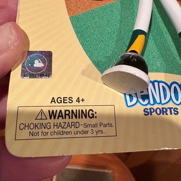 vintage Oakland Athletics "Lil' Sports Brat" bendable baseball figure keychain. - Picture 4 of 7